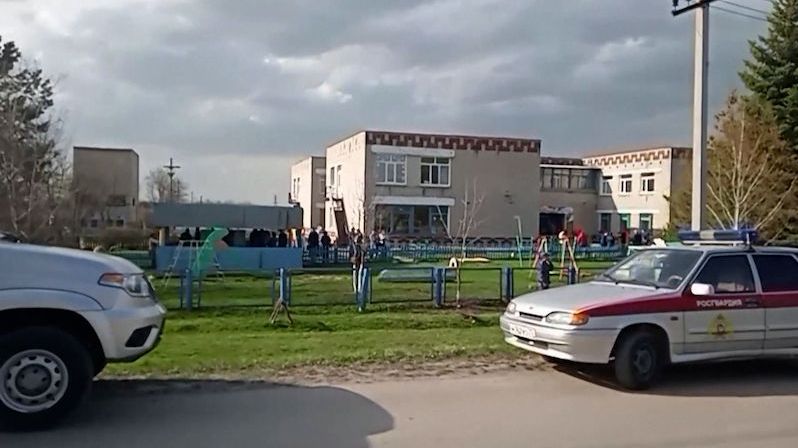 Muž zastřelil v ruské školce dvě děti a pečovatelku